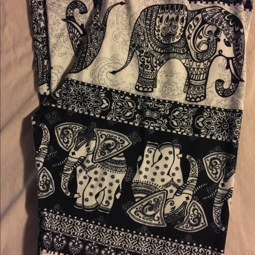 Agnes & Dora tribal Elephant leggings 🐘